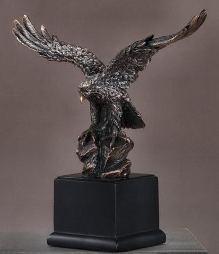 Commemorative-Eagle-Statue-Large